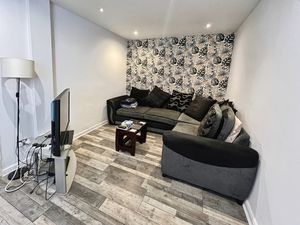 Lounge- click for photo gallery